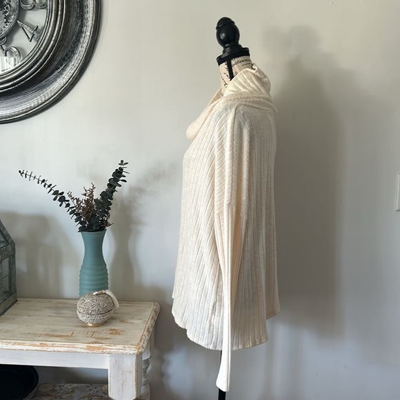 Gilli Soft Cowl Neck Split Back Sweater Women's size LP - Picture 3 of 8